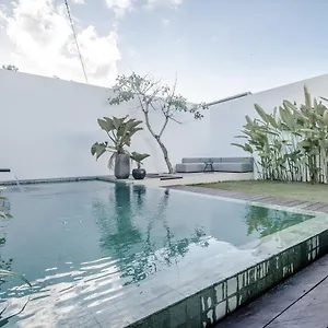 milestone-villa.hotelsseminyak.net/